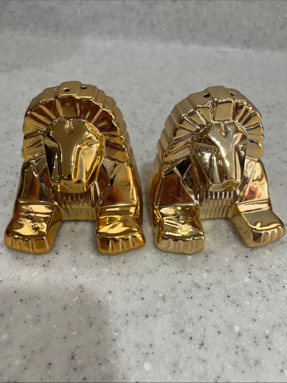 Vtg 1980s MGM Grand Hotel Casino Las Vegas LION Salt & Pepper Shakers Taiwan